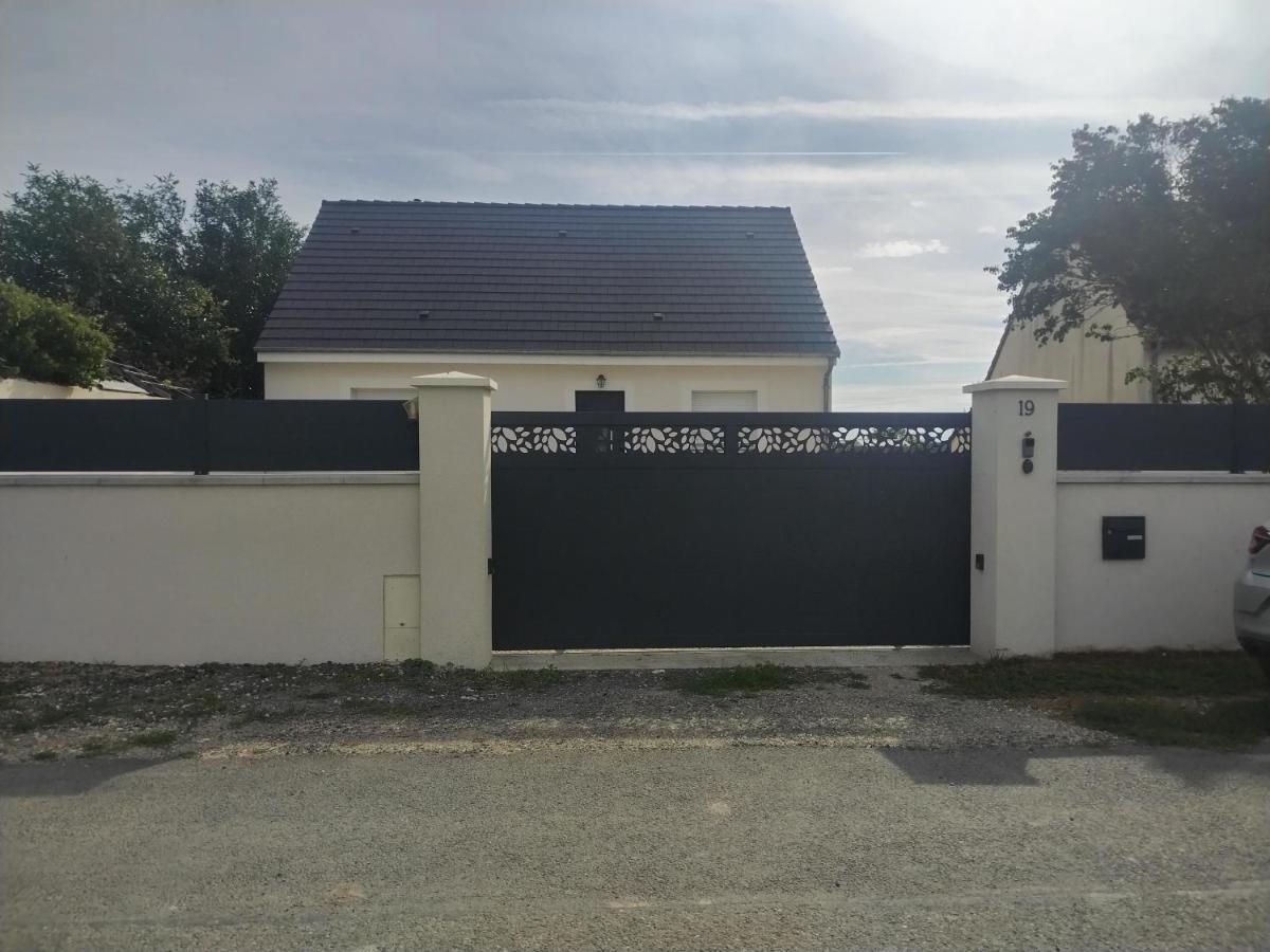 Petite Maison Au Calme Poupry Extérieur photo